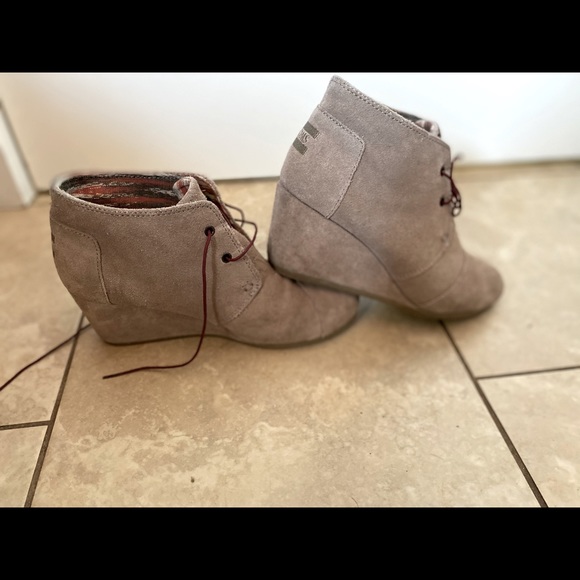 Toms desert wedge booties size 8 - Picture 1 of 3